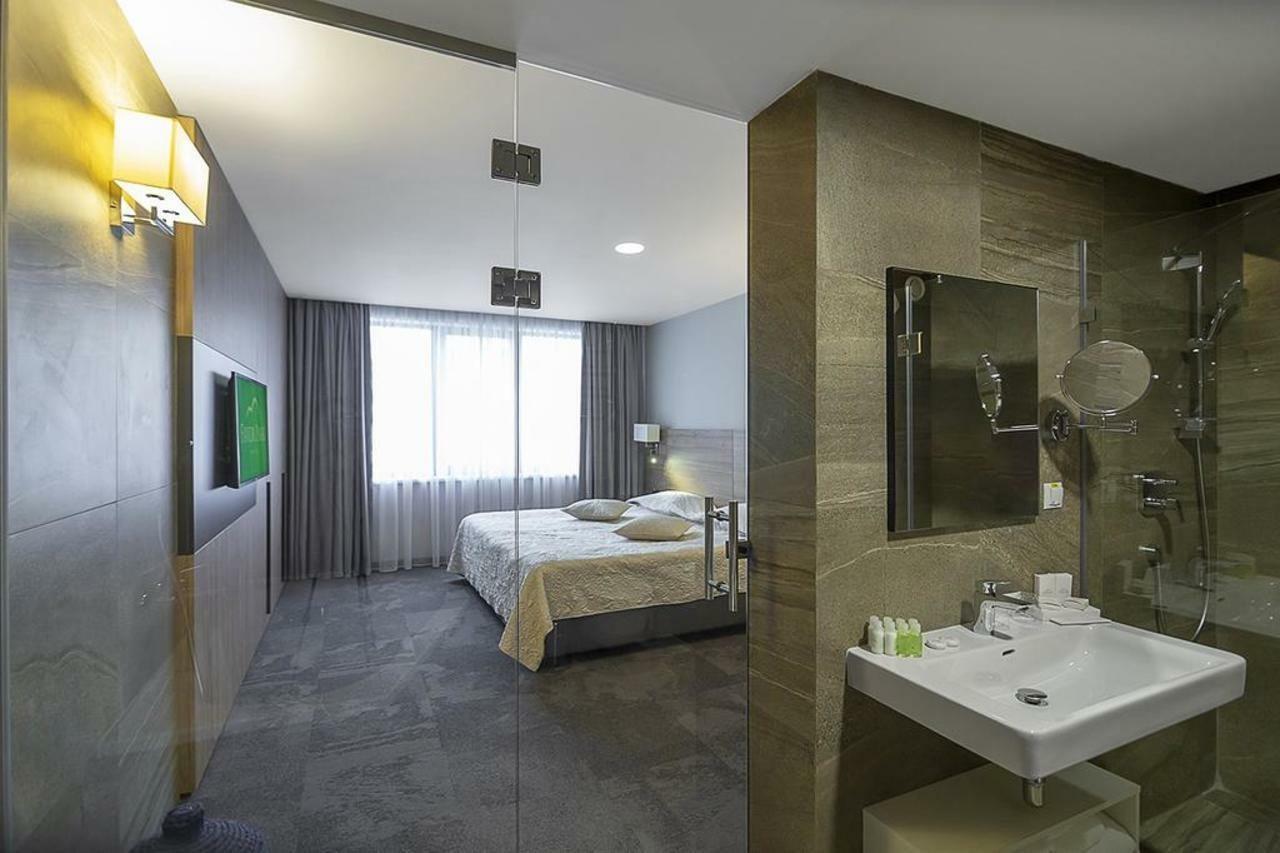 Favor Sport Hotel Kiew Exterior foto