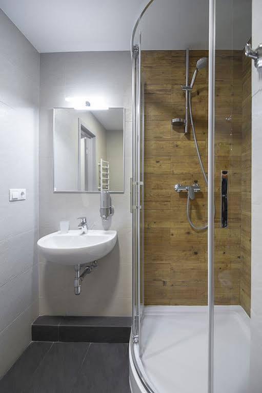 Favor Sport Hotel Kiew Exterior foto