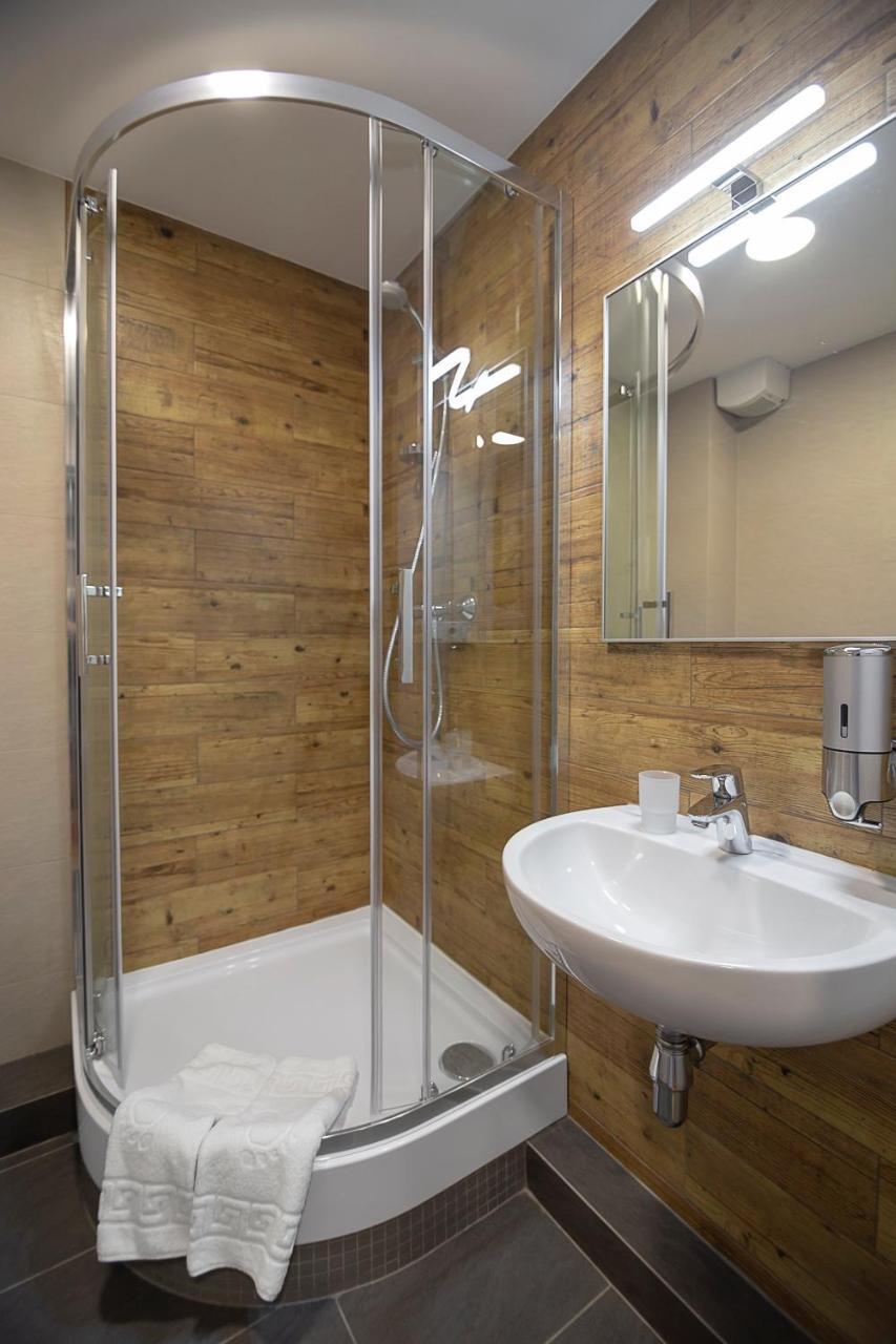 Favor Sport Hotel Kiew Exterior foto