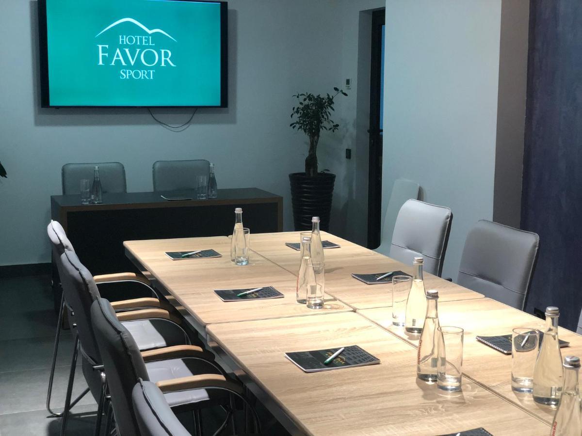 Favor Sport Hotel Kiew Exterior foto